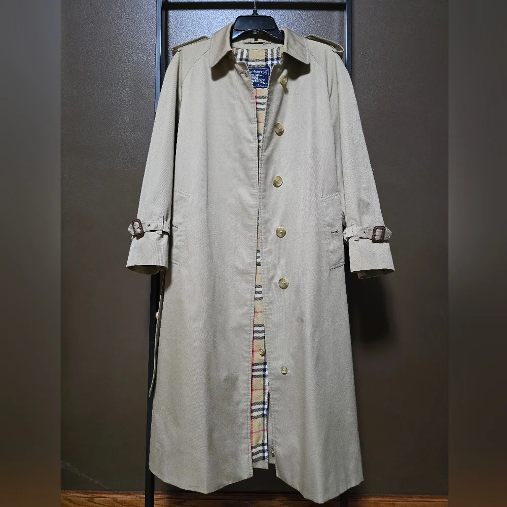 Vintage Burberry Classic Beige Trench Coat with Nova Check Lining - Picture 2 of 13